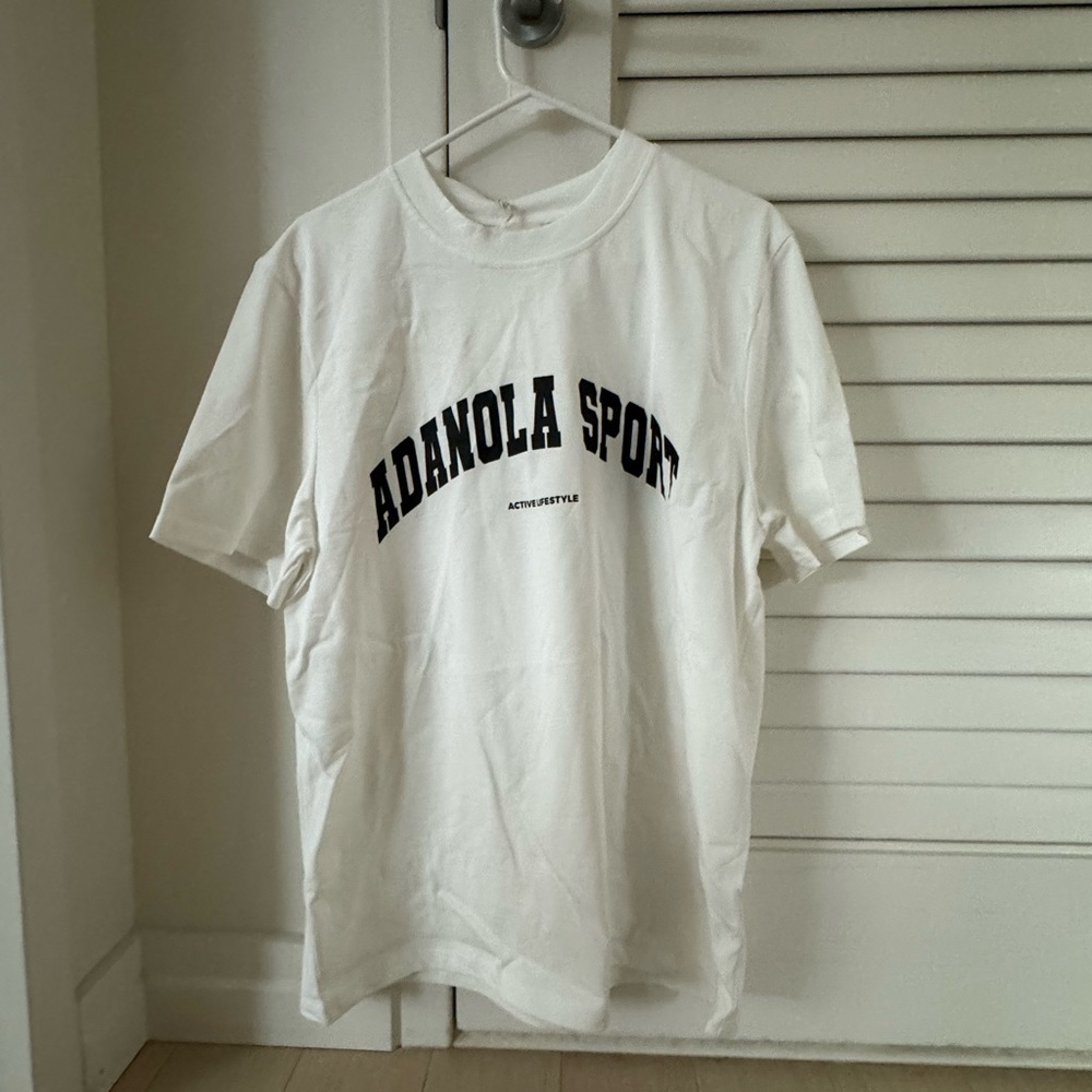 oversized white tshirt